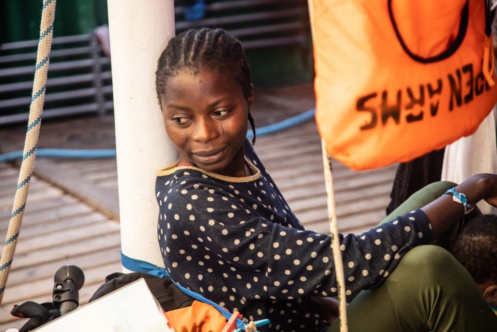 open arms migranti a bordo2