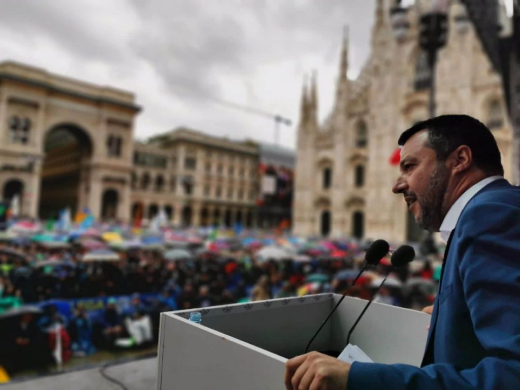 salvini piazza contro governo