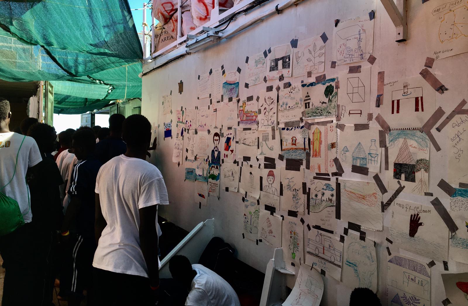 disegni migranti ocean viking