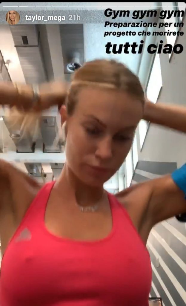 taylor mega senza reggiseno