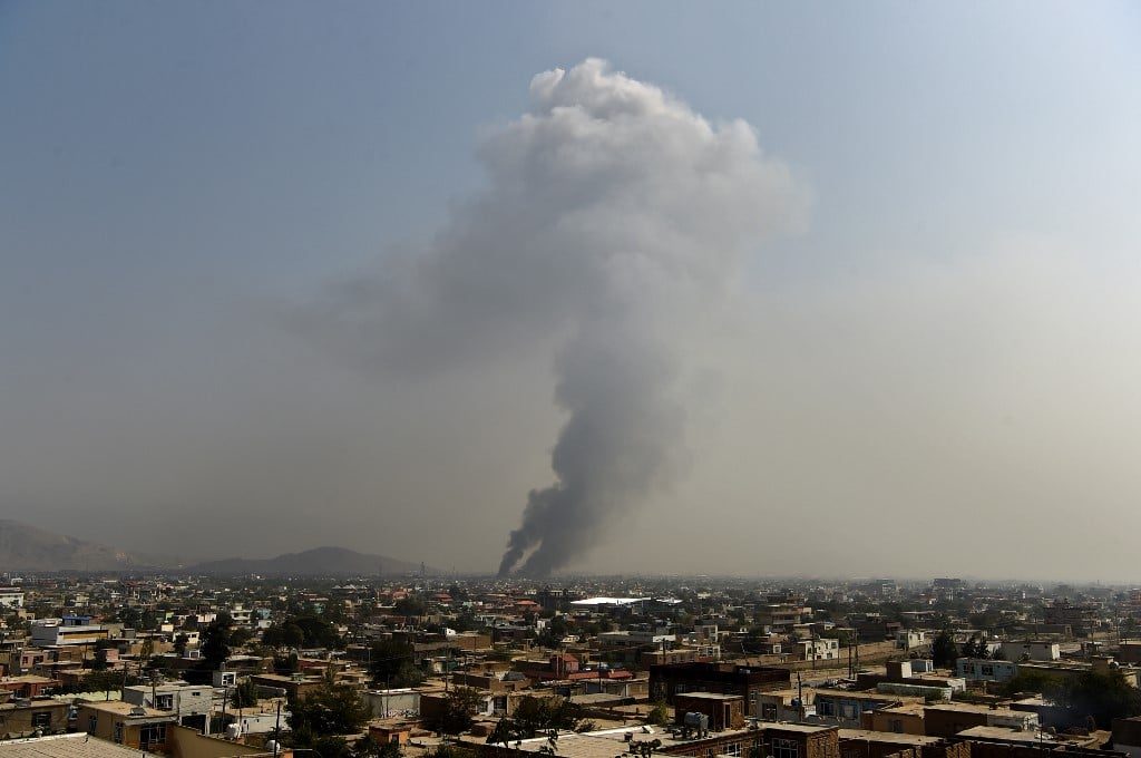 Afghanistan autobomba esplode kabul morti feriti