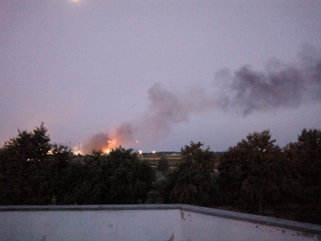 esplosione raffineria eni pavese