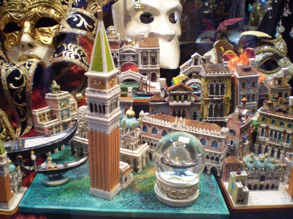 venezia divieto negozi souvenir kitsch
