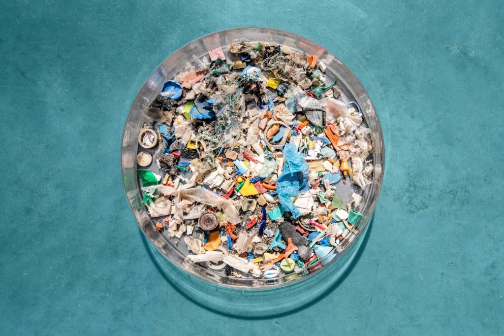 plastica rifiuti mediterraneo
