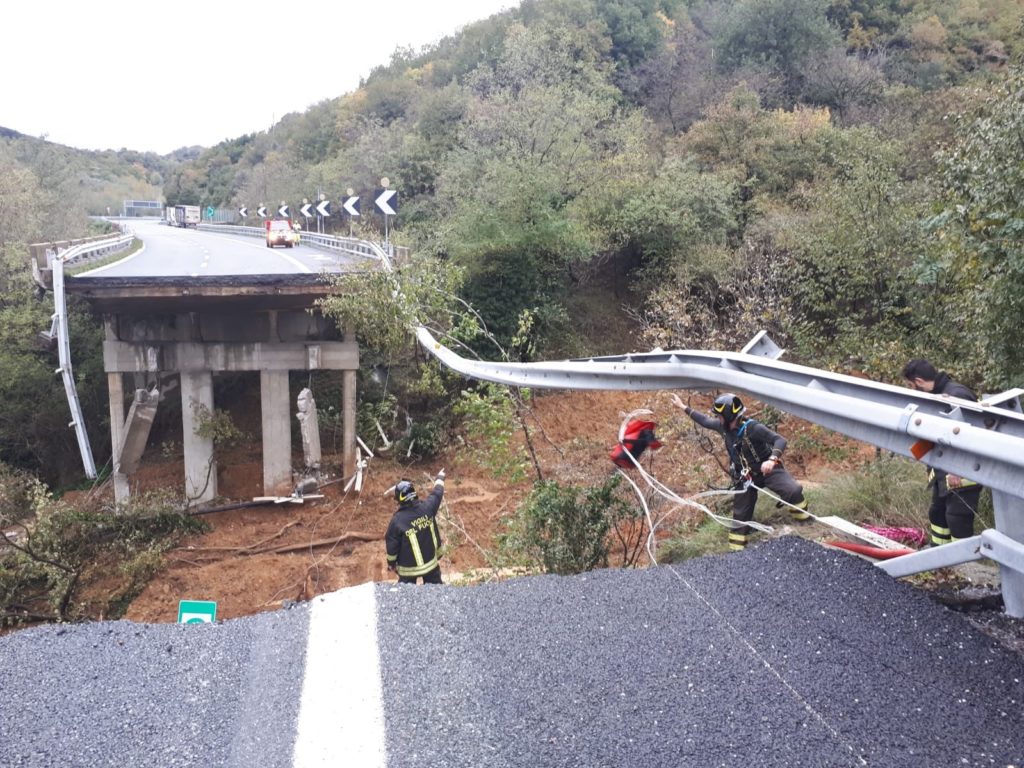 crollo viadotto a6