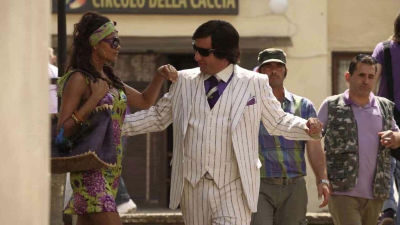 Qualunquemente trama, cast, trailer e streaming del film con Albanese