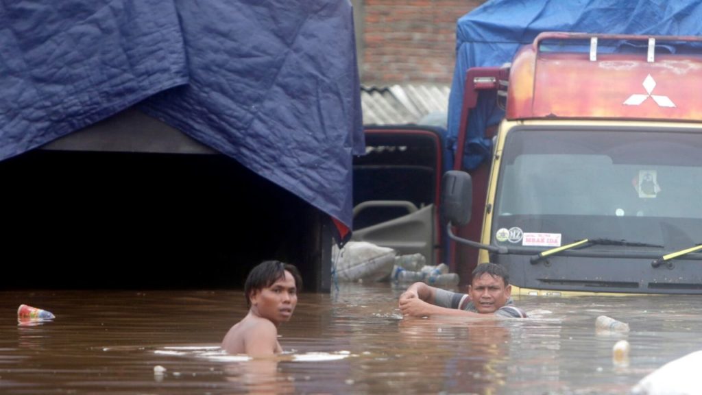alluvione giacarta 9 morti