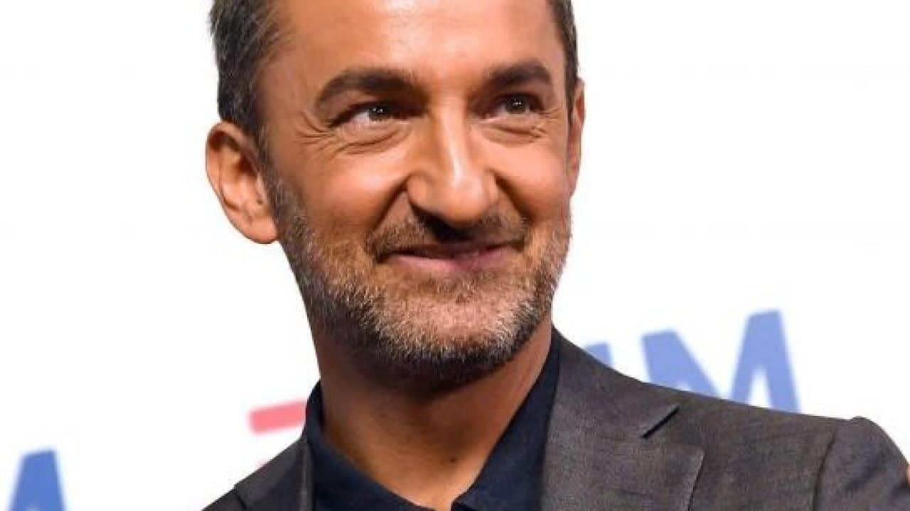 Nicola Savino Chi Il Conduttore De L Altro Festival In Onda Su RaiPlay