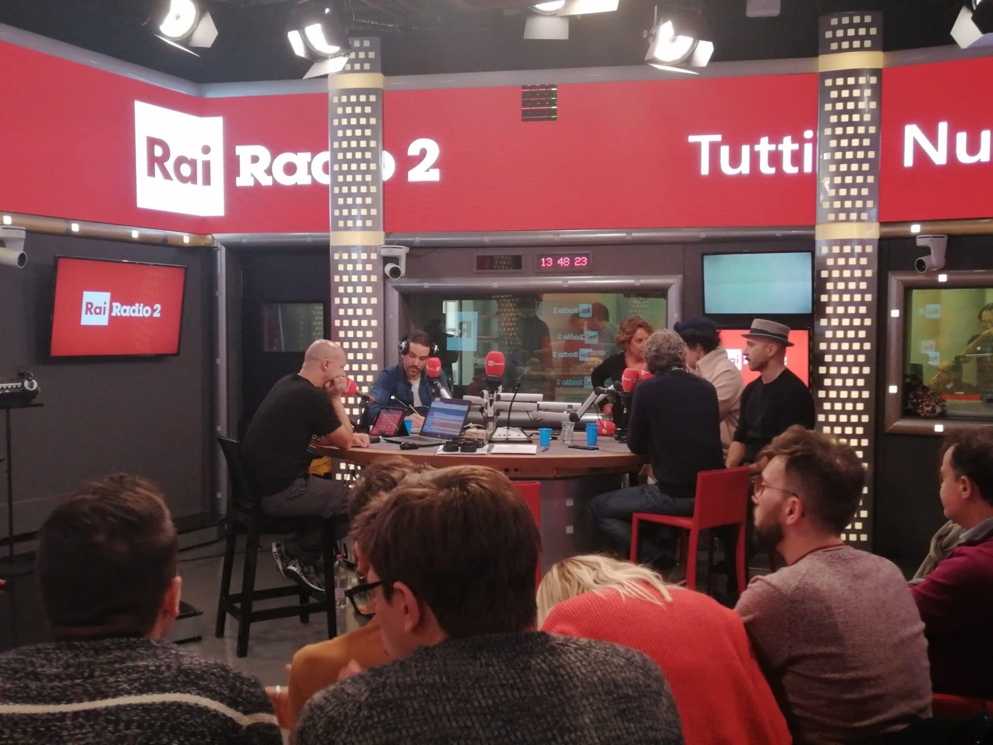 tutti nudi