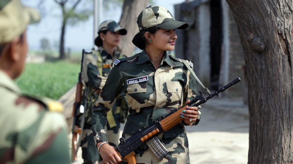 donne esercito india