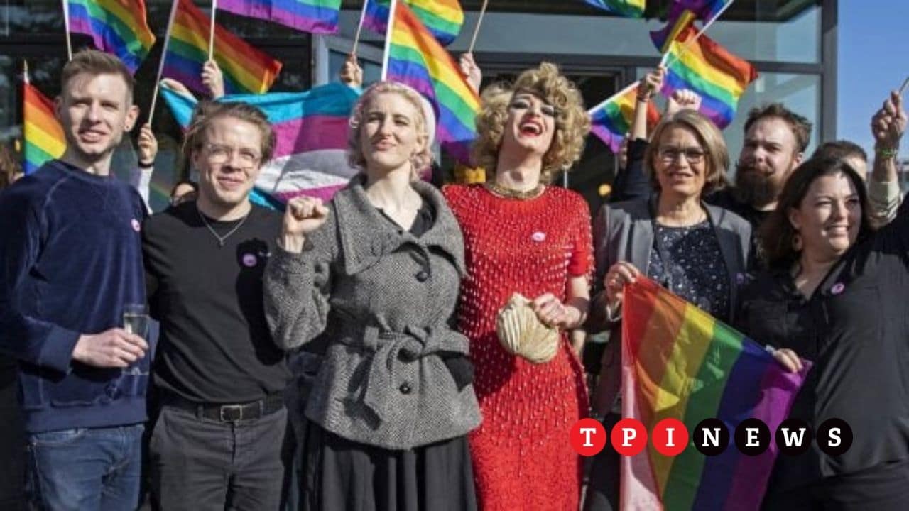 Svizzera, l'omofobia è reato sarà punita come il razzismo