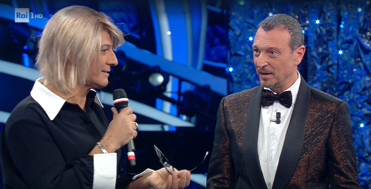Il Vestito Di Maria De Filippi Stasera