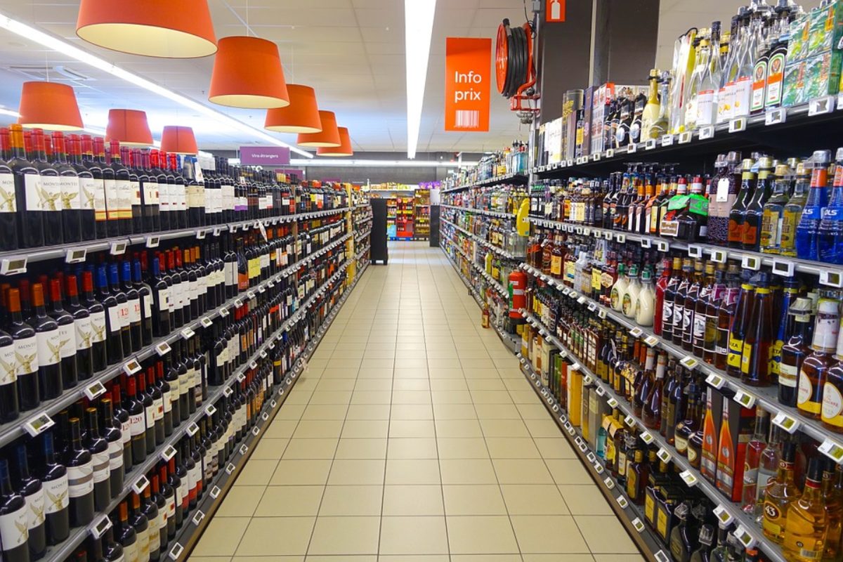 1 maggio 2020 supermercati aperti chiusi negozi