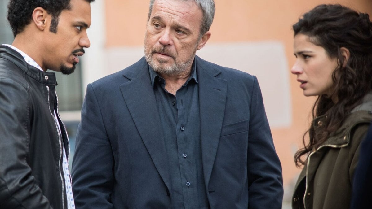 Nero A Metà Stagione 3 Ultima Puntata