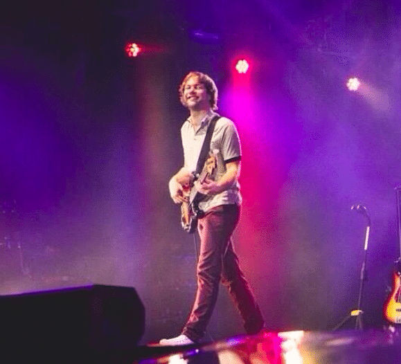 Mickey Madden dei Maroon 5 arrestato per violenza domestica