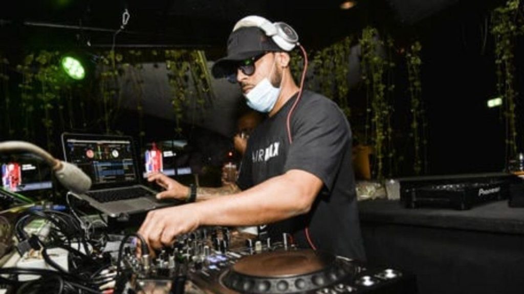 coronavirus divieti ferragosto