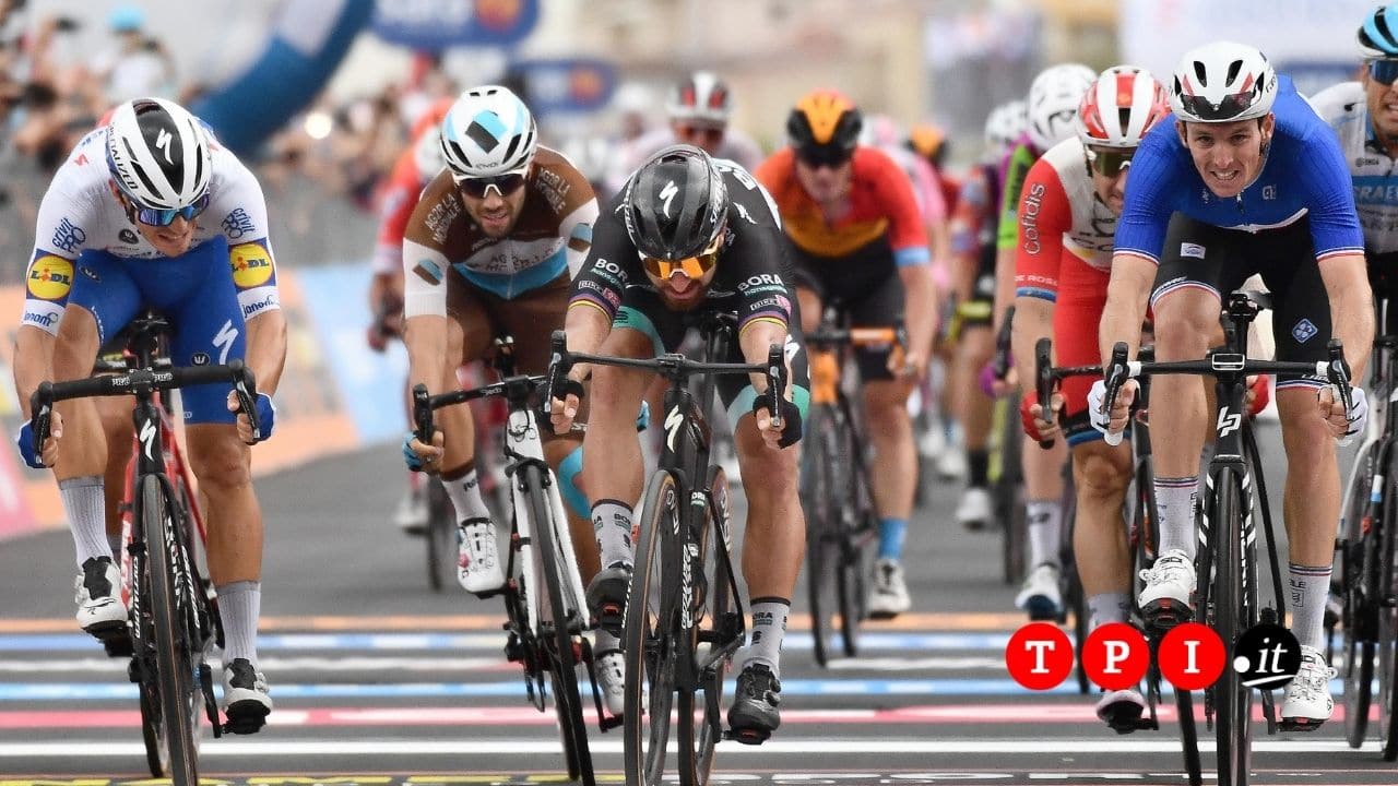 Giro d'Italia 2020, quarta tappa: Arnaud Demare brucia Peter Sagan