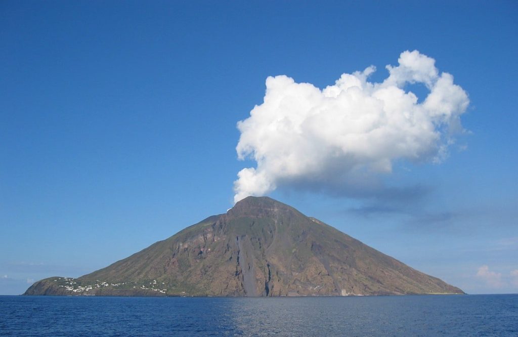 Salina il vulcano estinto delle isole Eolie