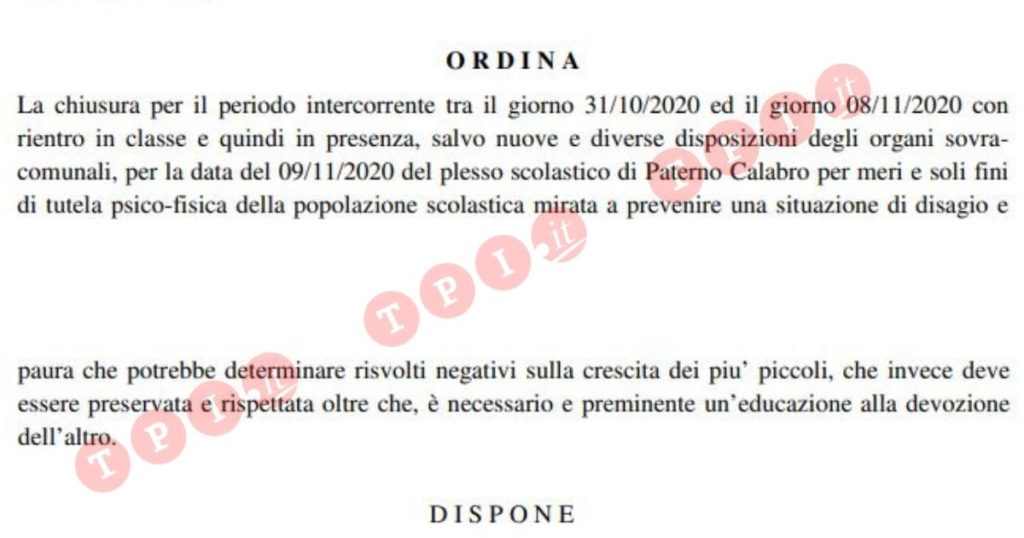 calabria sindaco chiude scuola