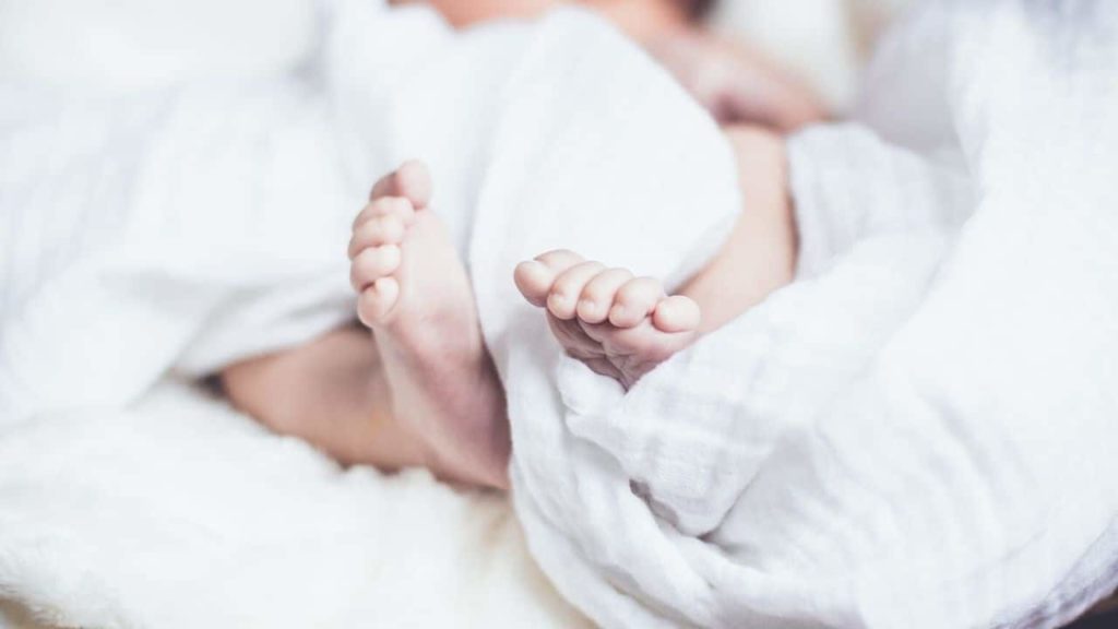 madre positiva bambina nata prematura muore