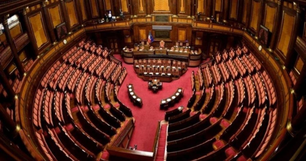 Parlamento quando serve maggioranza assoluta