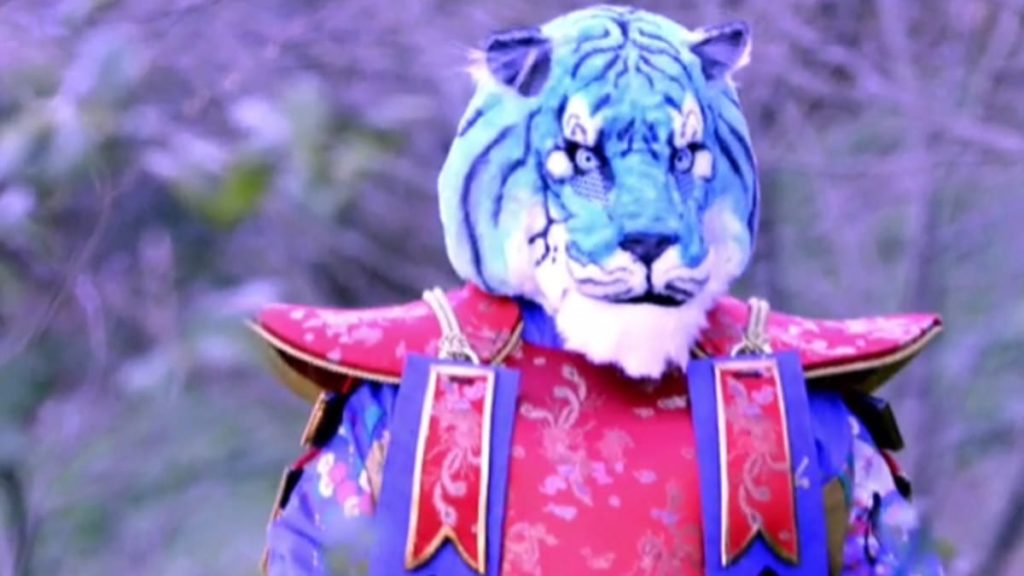 tigre azzurra chi è il cantante mascherato 2021