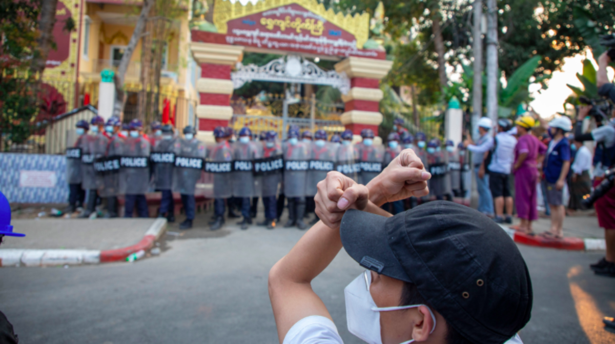 myanmar morta manifestante