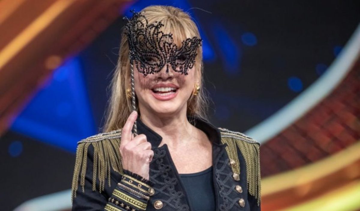 Chi Era Il Cantante Mascherato Di Ieri Sera