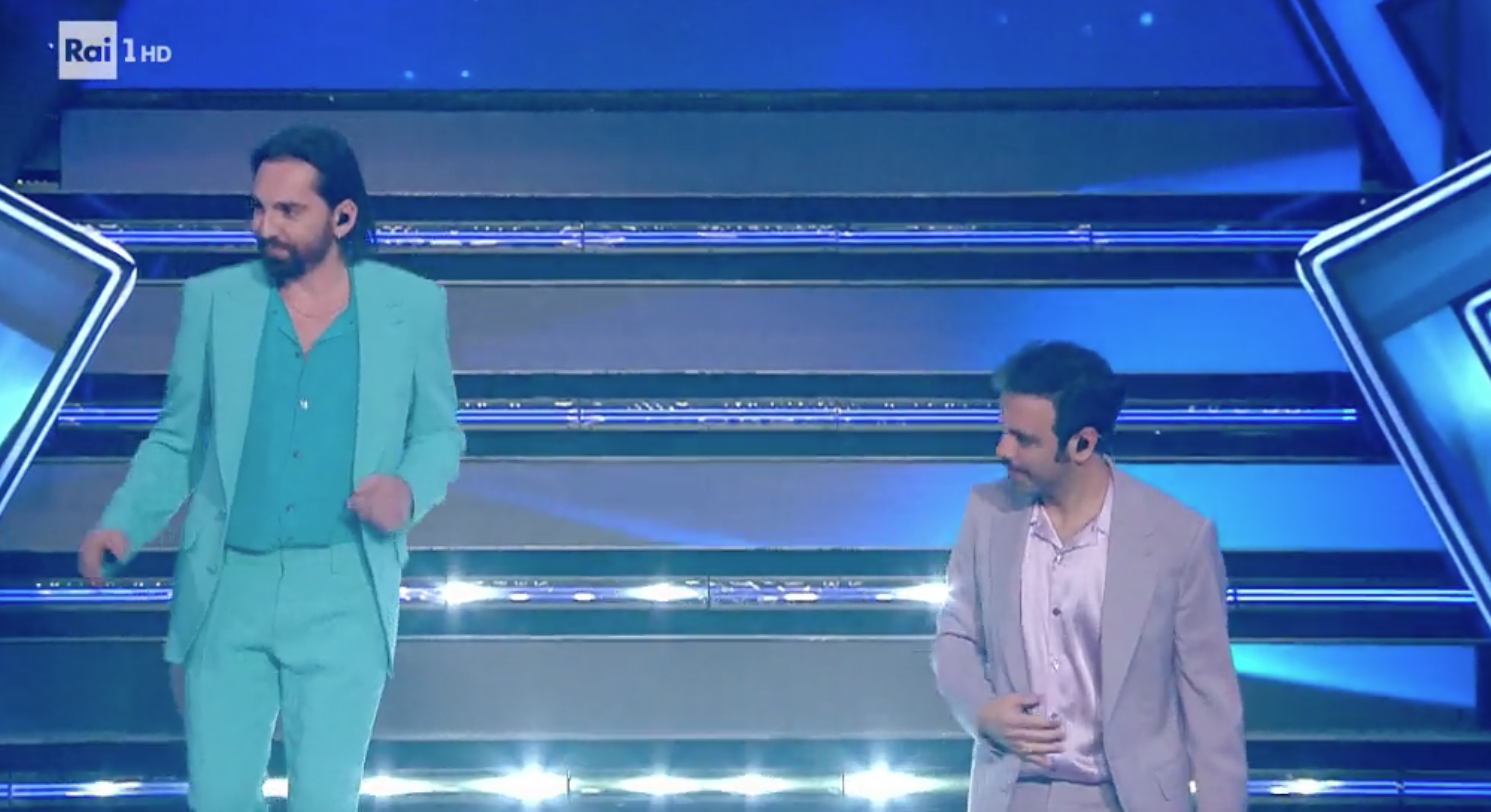 colapesce dimartino abiti sanremo 2021