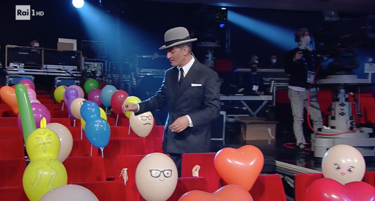 abiti fiorello sanremo 2021