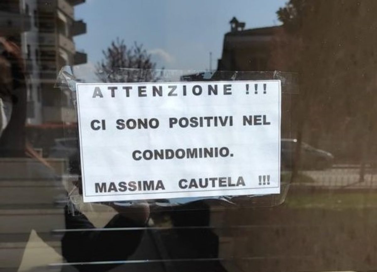 Cartello Covid condominio Milano