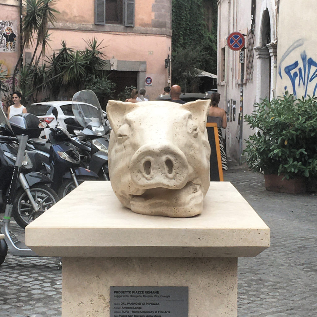 statua porchetta