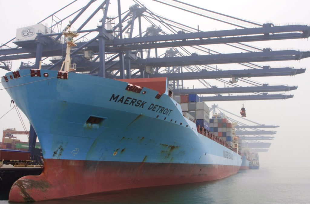 cina covid porti paralizzati commercio marittimo trasporto navale