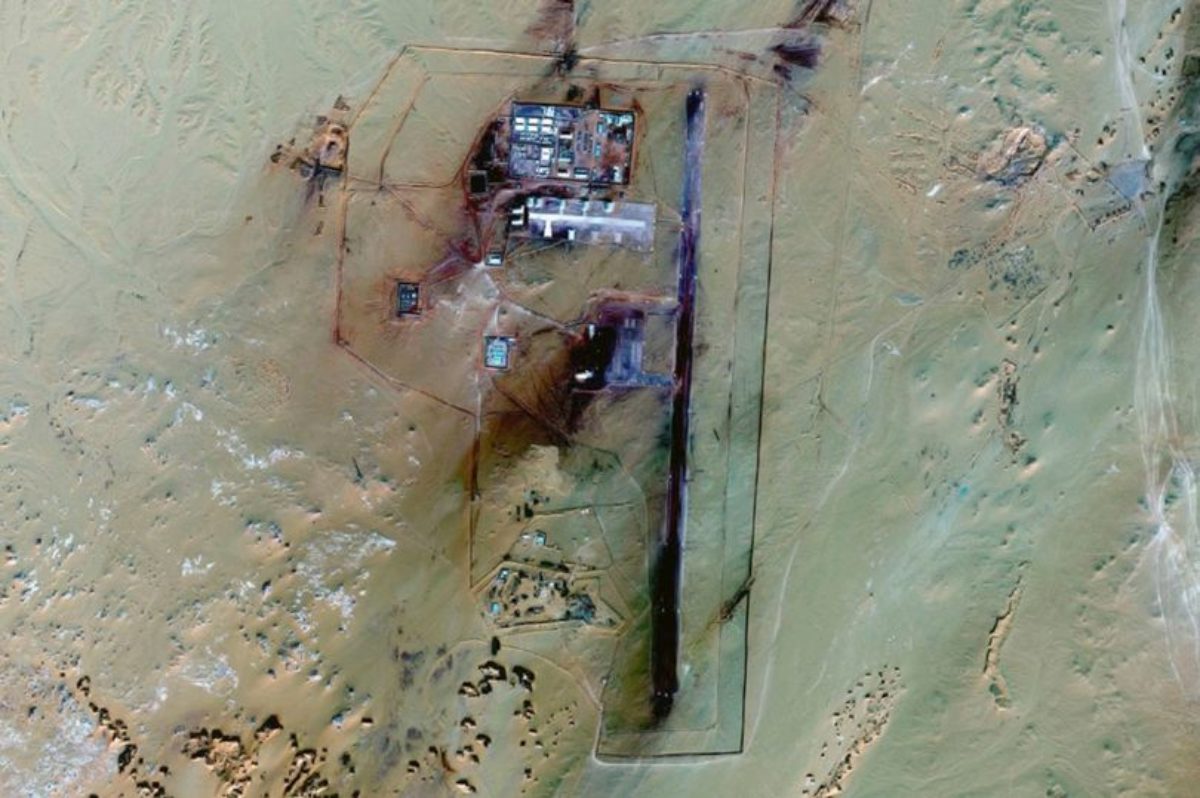 Google Earth base militare deserto