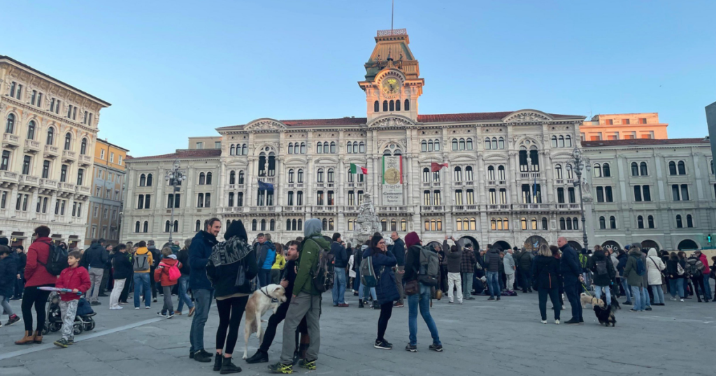 trieste piazza manifestazioni