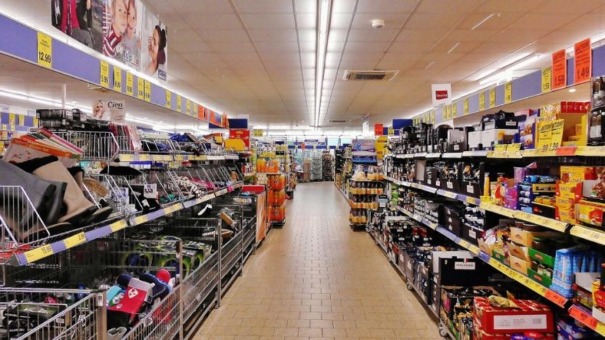 31 dicembre 2021 negozi supermercati aperti chiusi capodanno oggi