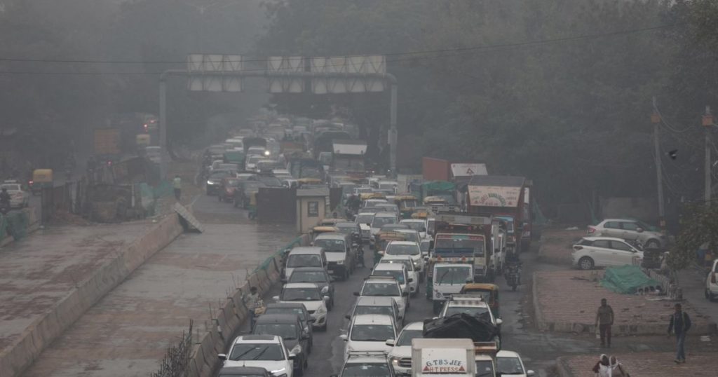India, i bambini muoiono per lo smog. Causa 1 decesso su 10 sotto i 5 anni