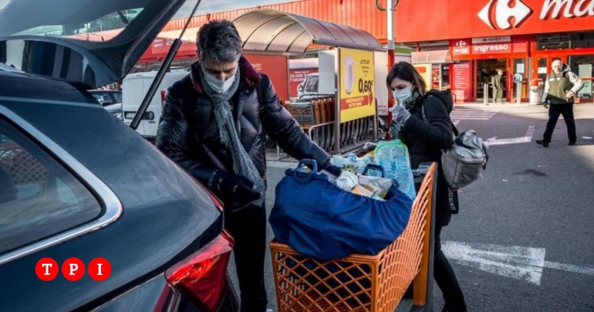 Boxing day 2021, supermarkets and shops open or closed? Here's where to