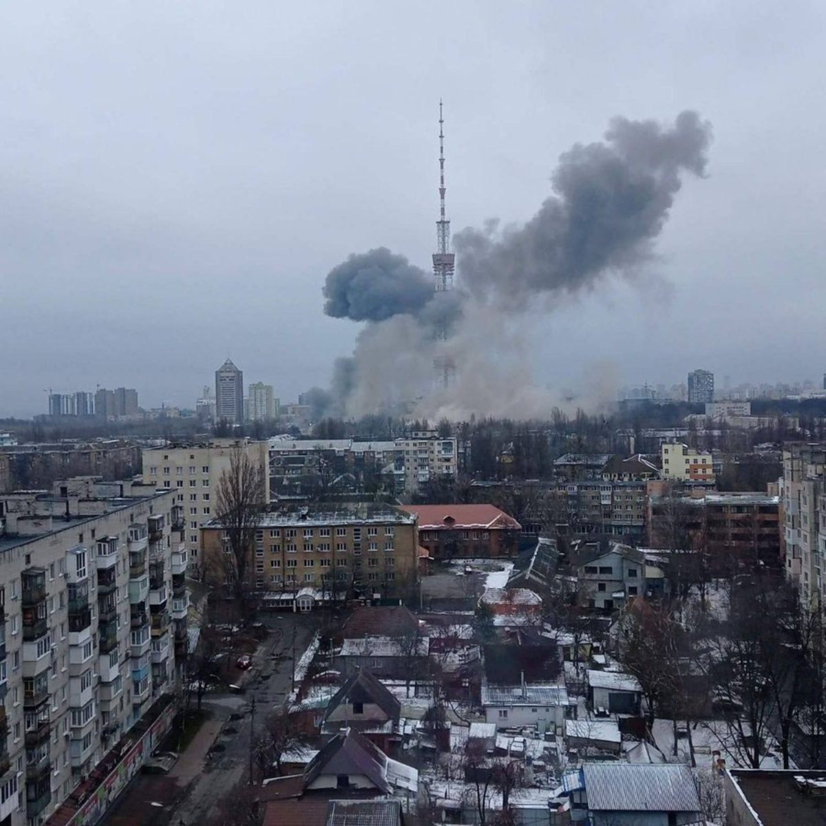 Guerra ucraina russia torre tv kiev