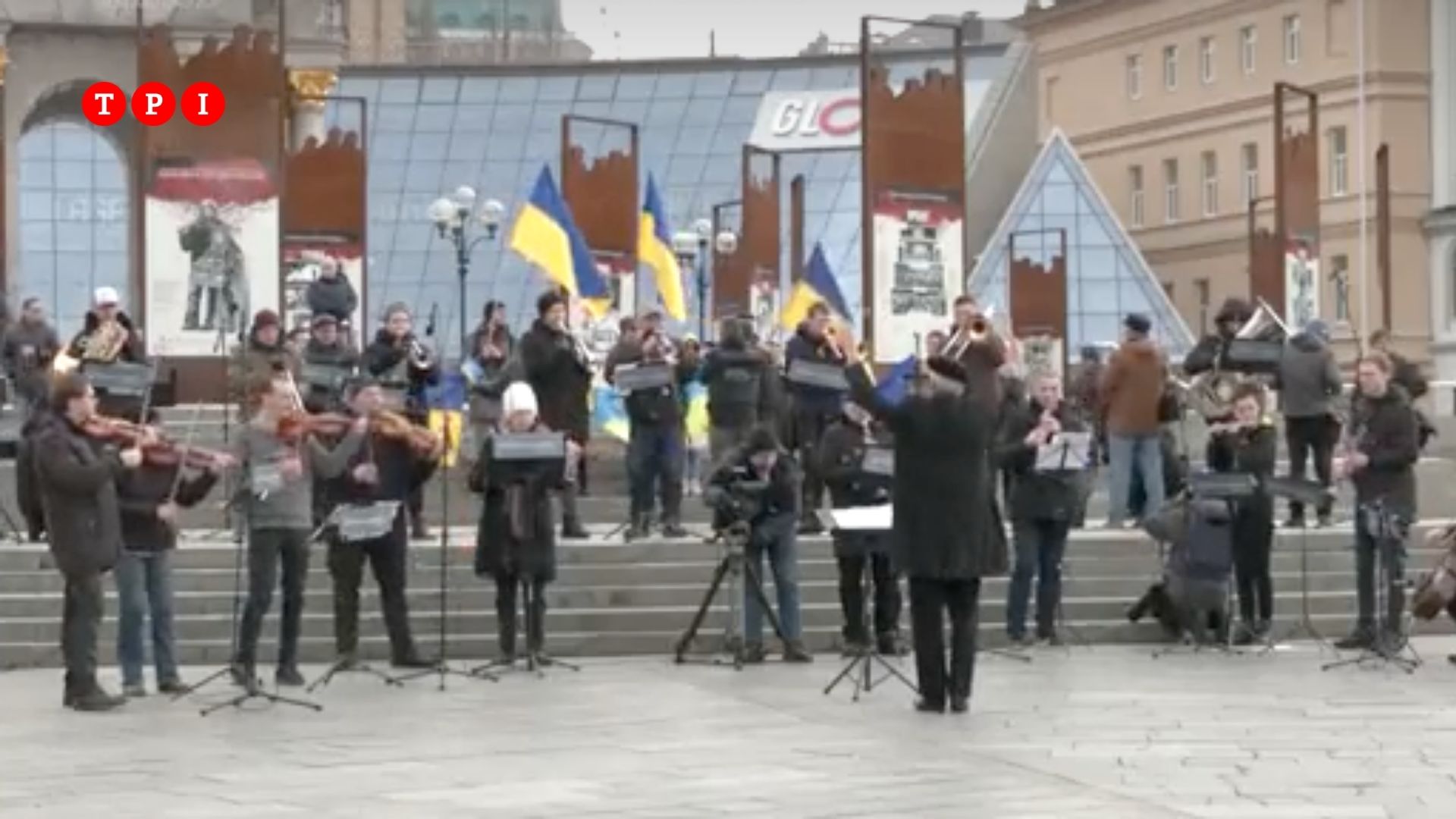 Kiev, l'Orchestra sinfonica suona "l'inno alla Gioia" in Piazza Maidan