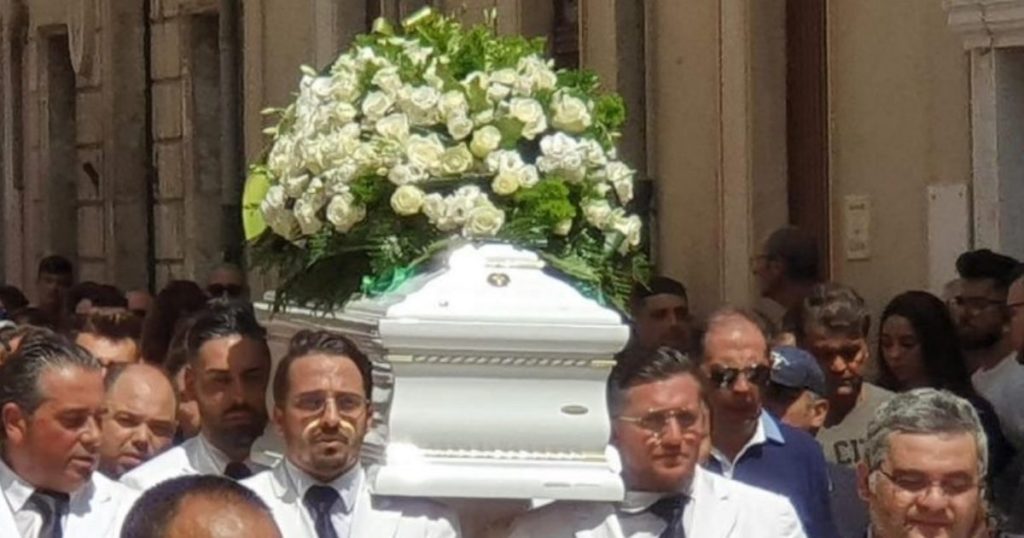 funerali bambino