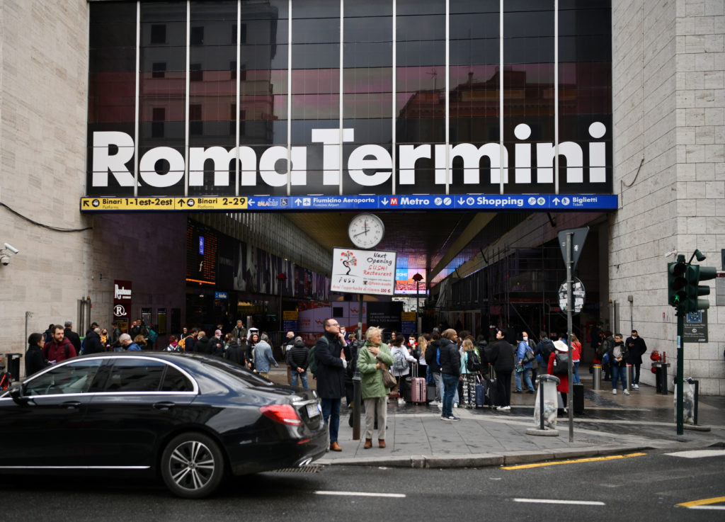Roma turista violentata termini