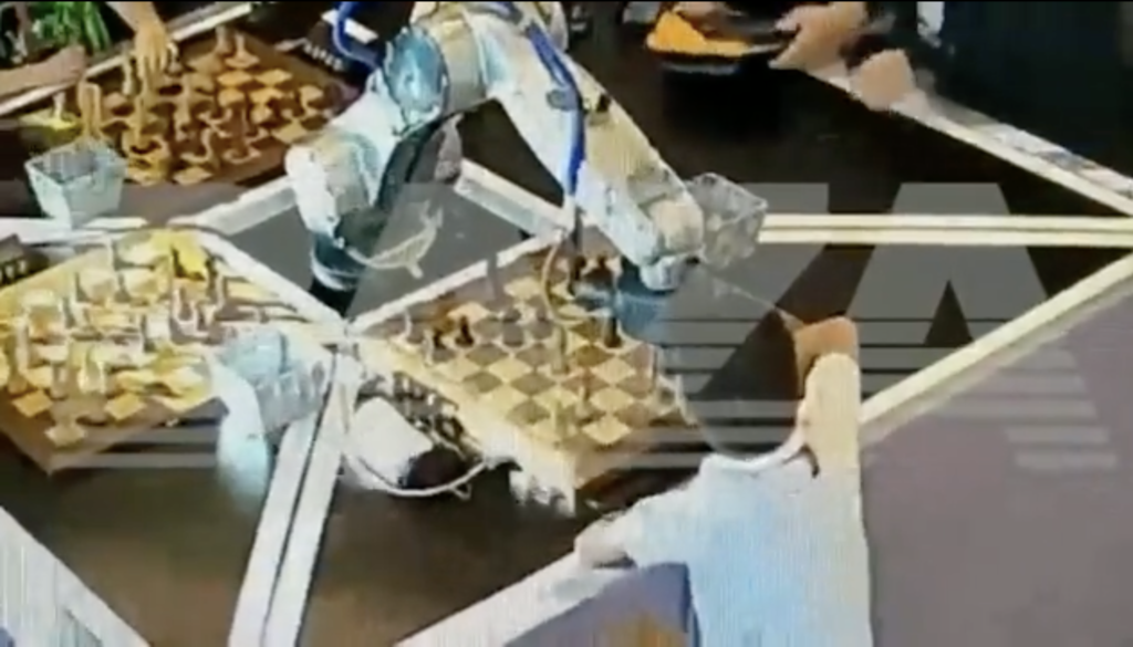 robot scacchi