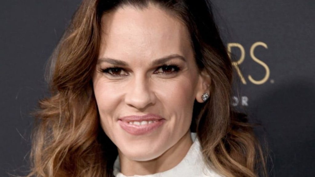 Hilary Swank incinta 48 anni due gemelli