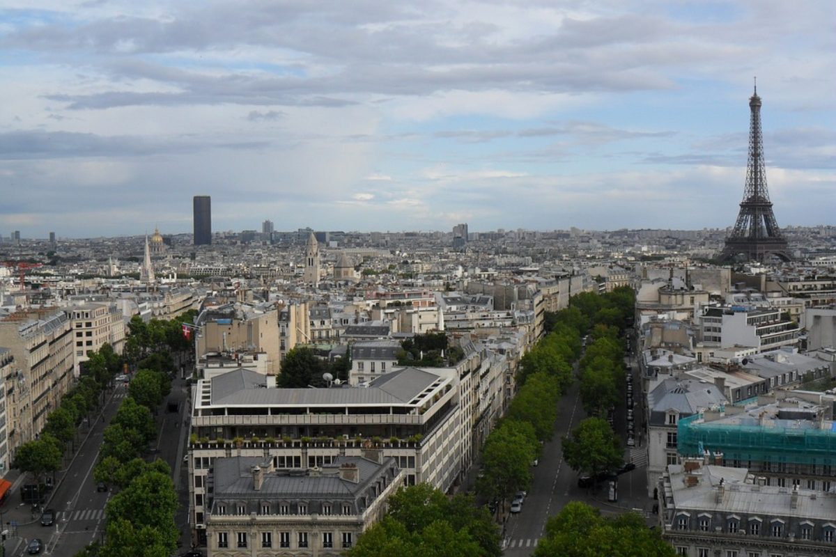 Parigi, bambina di 12 anni trovata morta in un baule era scomparsa all'uscita di scuola