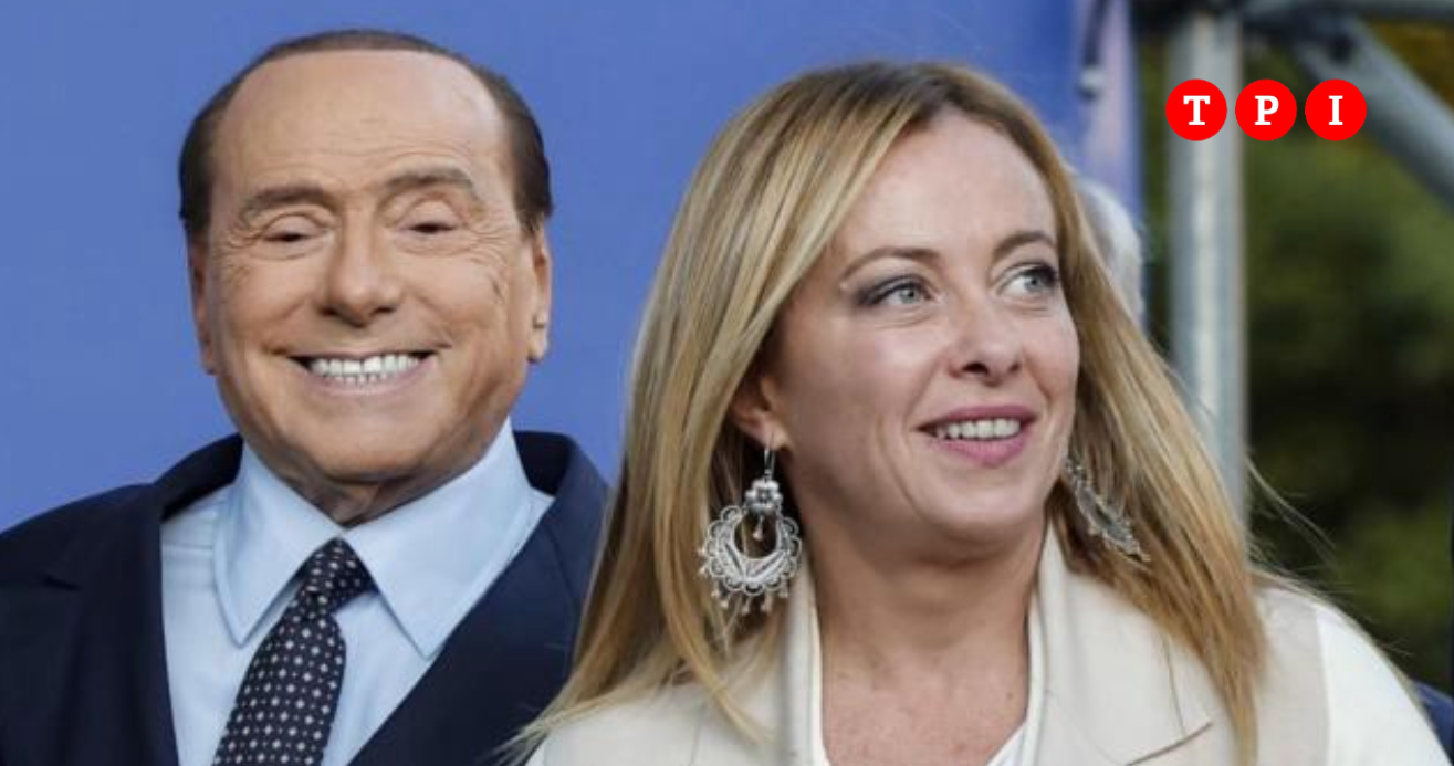 Berlusconi e gli appunti su Meloni "Arrogante e offensiva"