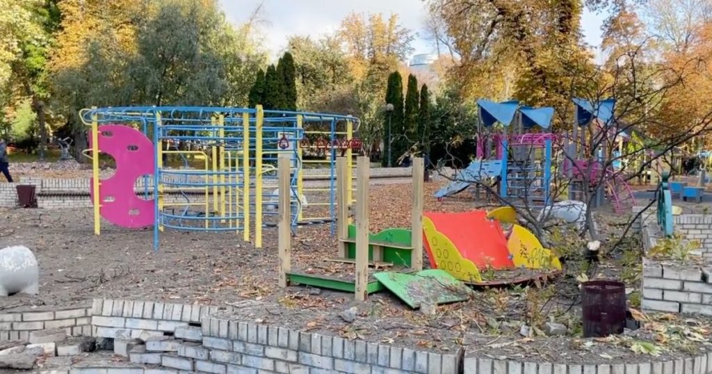 bombardamento kiev parco giochi