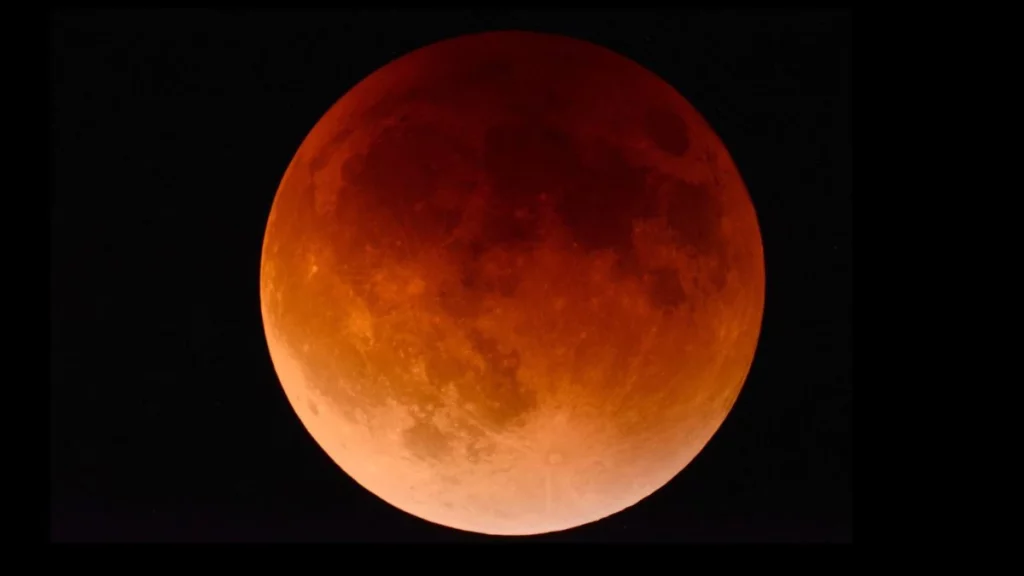 eclissi lunare totale rossa piena oggi 8 novembre 2022 quando come vedere italia streaming orario a che ora diretta