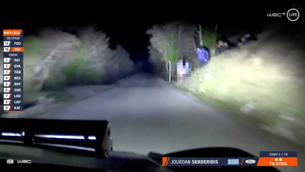 Rally di Monte Carlo coppia fa sesso a bordo strada video