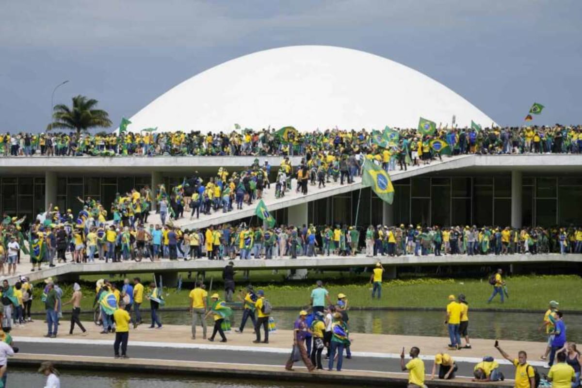 brasile assaltato parlamento foto video